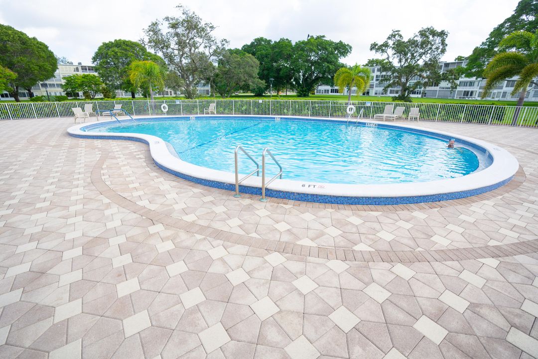 На продажу: $95,000 (1 спален, 1 ванн, 585 Квадратных фут)