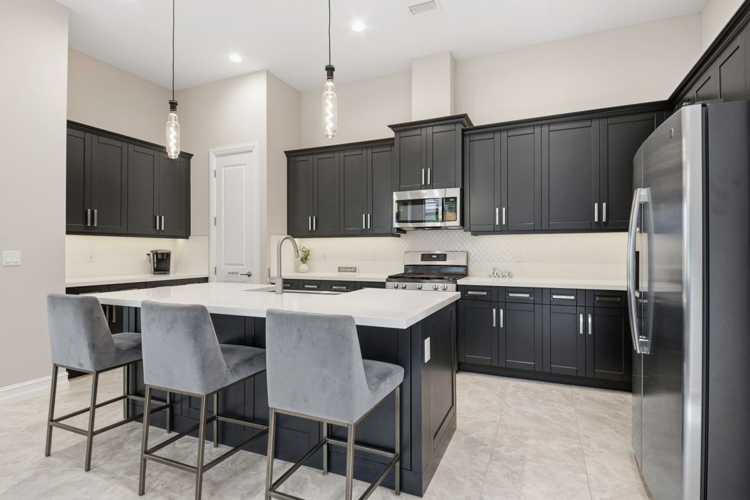 For Sale: $1,350,000 (4 beds, 4 baths, 3252 Square Feet)