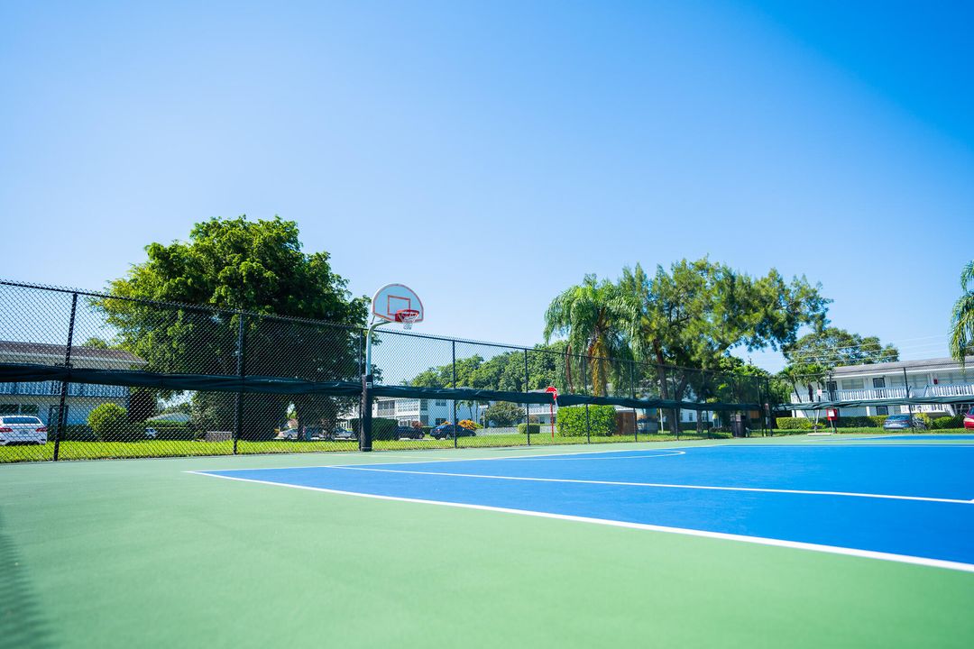 На продажу: $95,000 (1 спален, 1 ванн, 585 Квадратных фут)