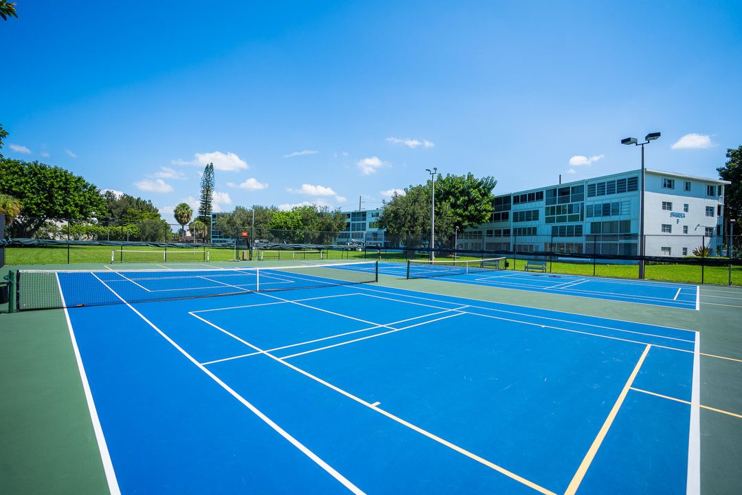 На продажу: $95,000 (1 спален, 1 ванн, 585 Квадратных фут)