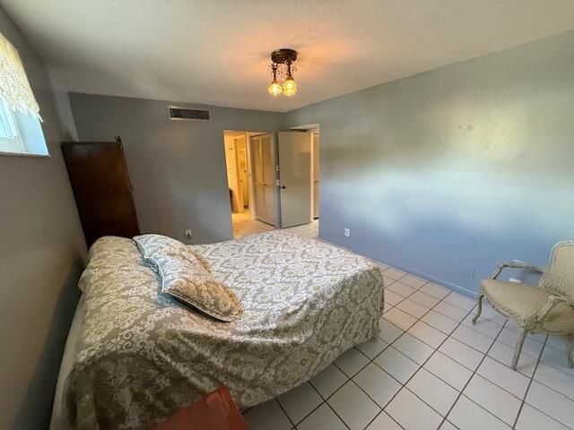 For Sale: $194,900 (2 beds, 2 baths, 1103 Square Feet)