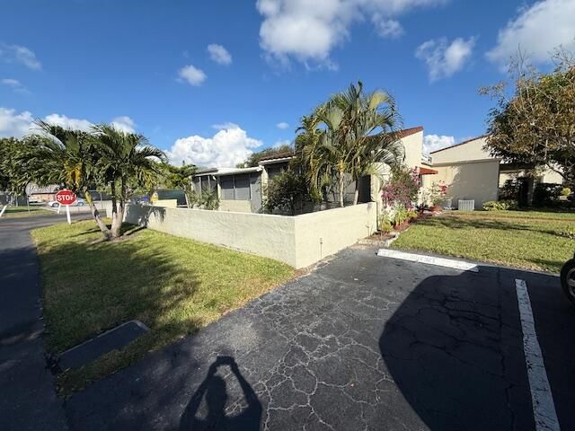 For Sale: $194,900 (2 beds, 2 baths, 1103 Square Feet)