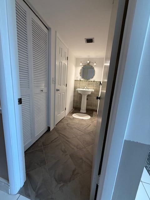 For Sale: $194,900 (2 beds, 2 baths, 1103 Square Feet)