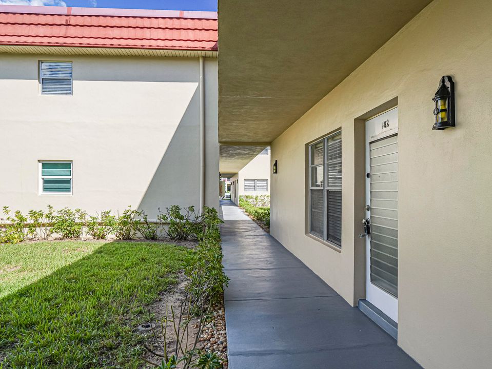 For Rent: $1,500 (2 beds, 2 baths, 1000 Square Feet)