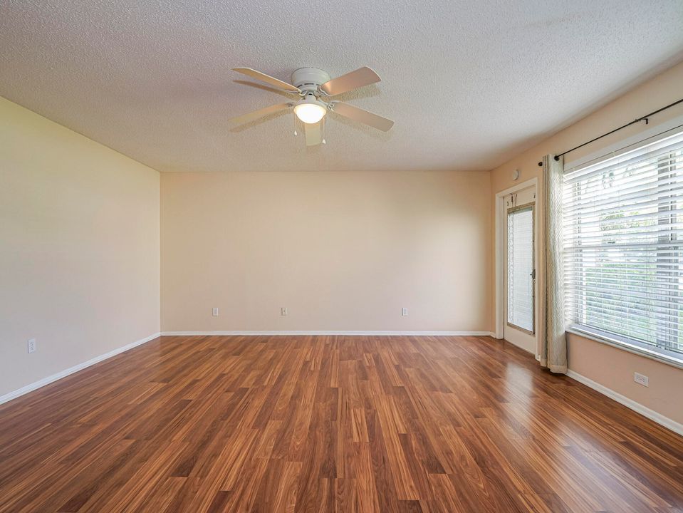 For Rent: $1,500 (2 beds, 2 baths, 1000 Square Feet)