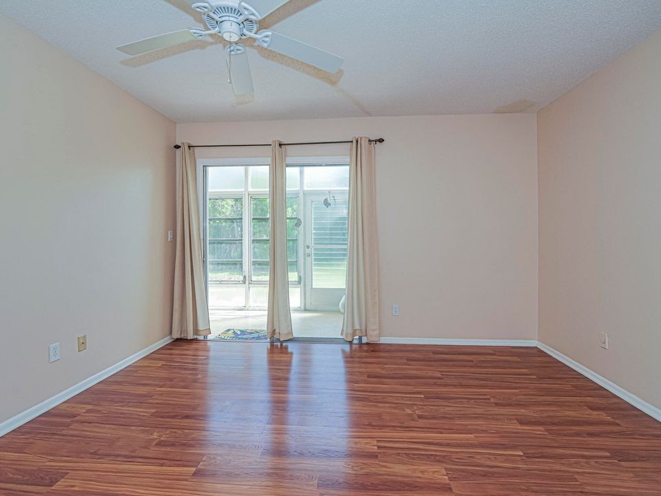 For Rent: $1,500 (2 beds, 2 baths, 1000 Square Feet)