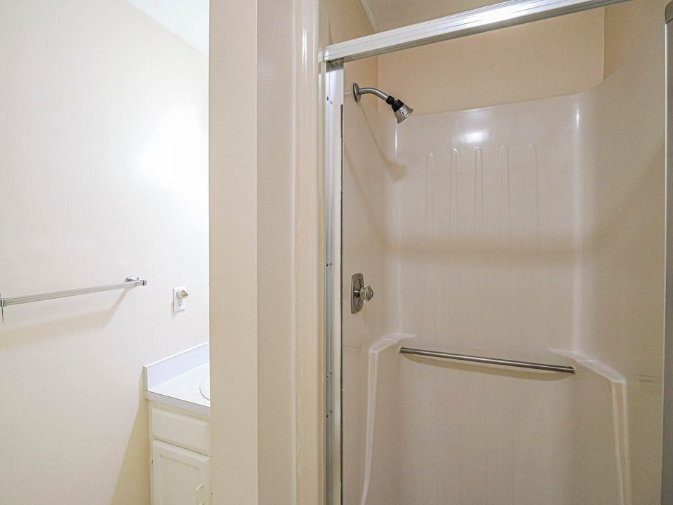 For Rent: $1,500 (2 beds, 2 baths, 1000 Square Feet)