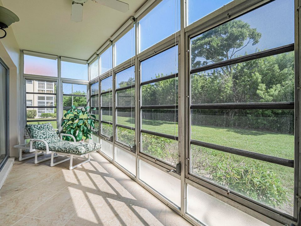 For Rent: $1,500 (2 beds, 2 baths, 1000 Square Feet)