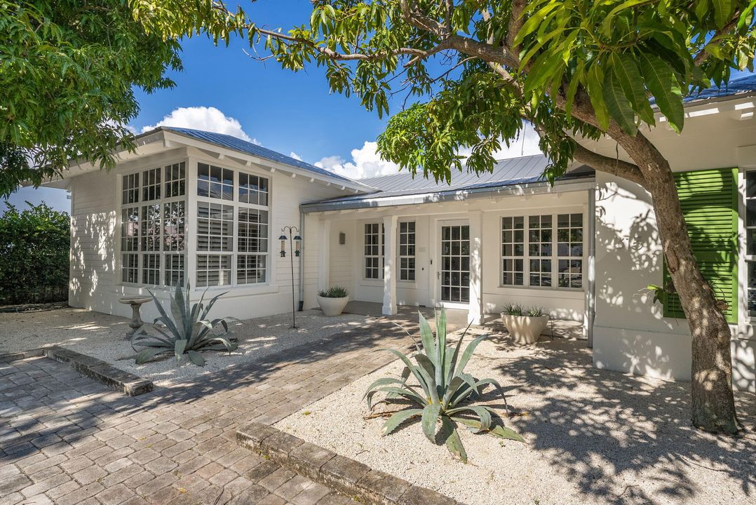 For Sale: $3,000,000 (0 beds, 0 baths, 2636 Square Feet)