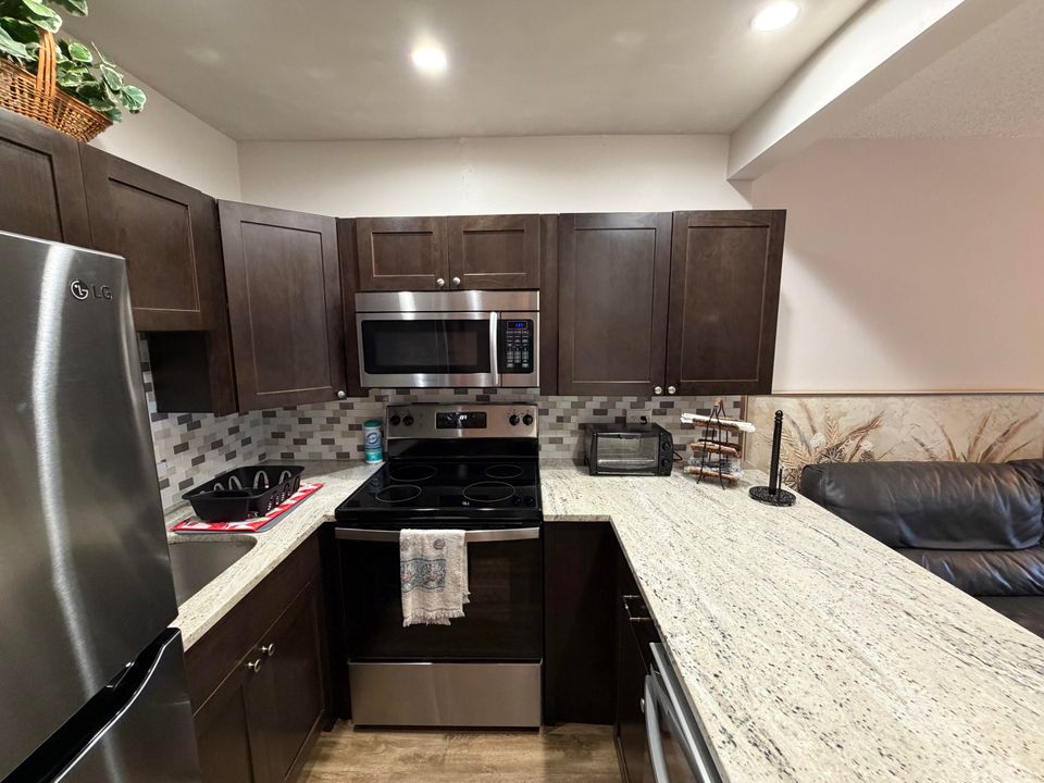 На продажу: $95,000 (1 спален, 1 ванн, 585 Квадратных фут)