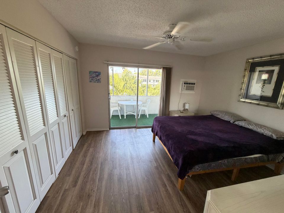 На продажу: $95,000 (1 спален, 1 ванн, 585 Квадратных фут)