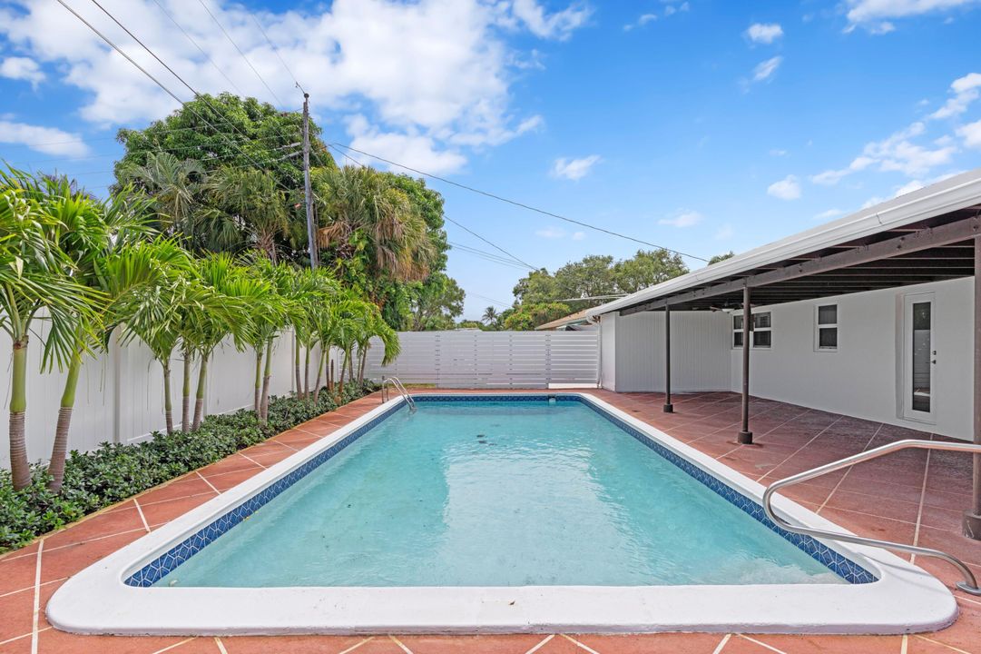 For Sale: $995,000 (4 beds, 3 baths, 1935 Square Feet)