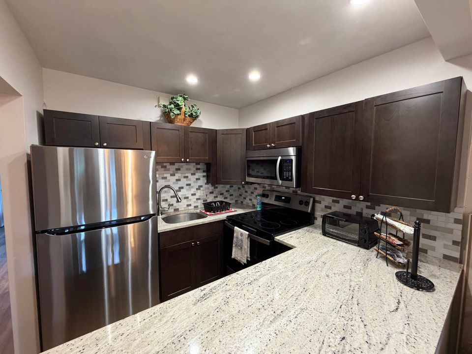 На продажу: $95,000 (1 спален, 1 ванн, 585 Квадратных фут)