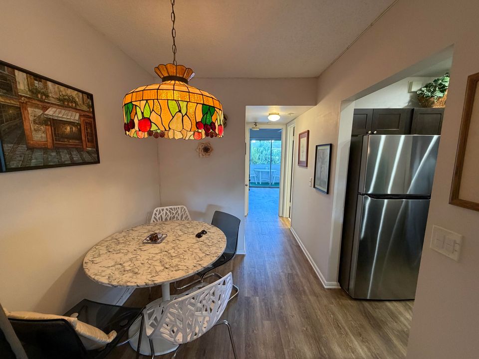 На продажу: $95,000 (1 спален, 1 ванн, 585 Квадратных фут)