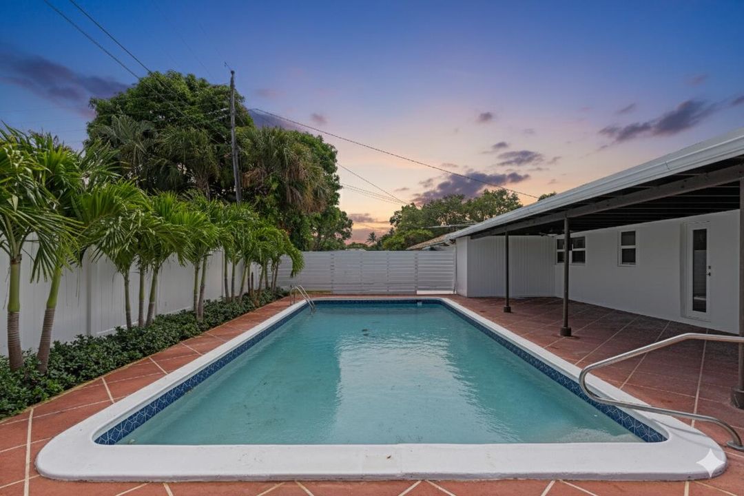 For Sale: $995,000 (4 beds, 3 baths, 1935 Square Feet)