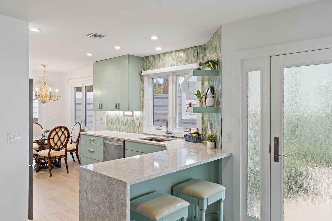 На продажу: $2,490,000 (3 спален, 2 ванн, 1806 Квадратных фут)