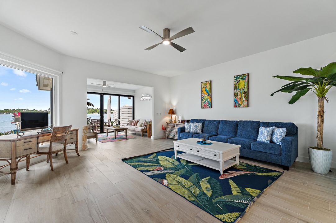 На продажу: $2,490,000 (3 спален, 2 ванн, 1806 Квадратных фут)