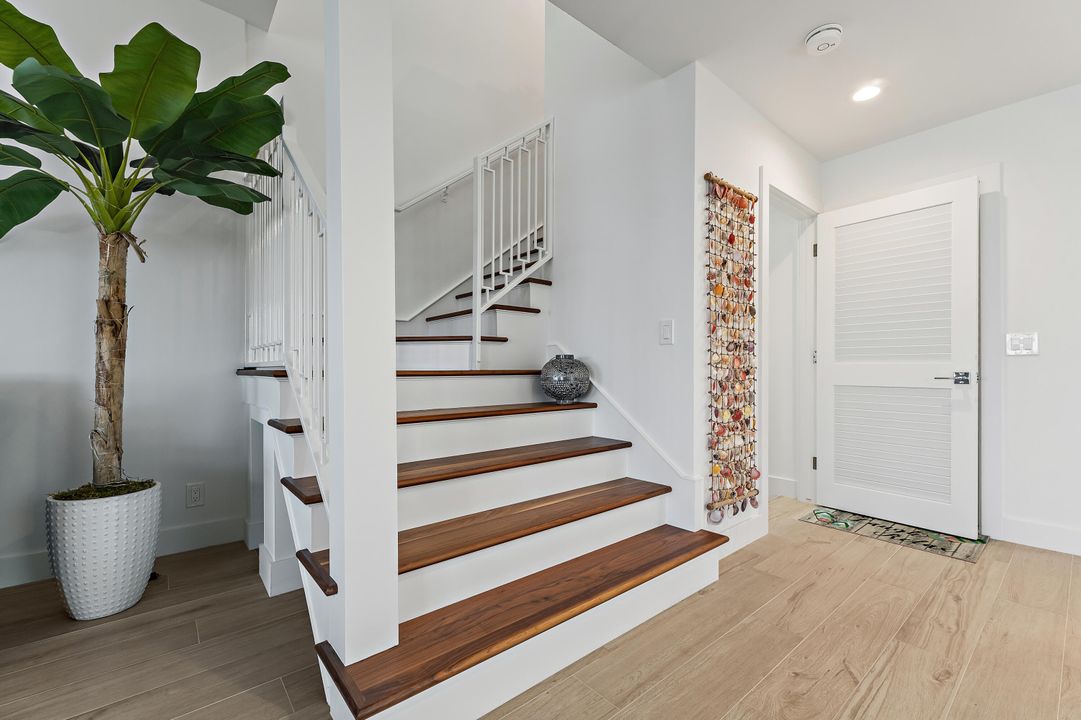 На продажу: $2,490,000 (3 спален, 2 ванн, 1806 Квадратных фут)