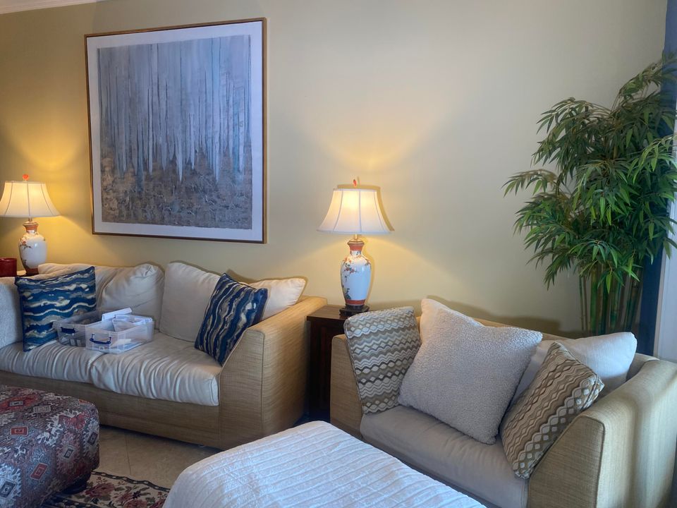 出租: $4,750 (2 贝兹, 2 浴室, 1989 平方英尺)