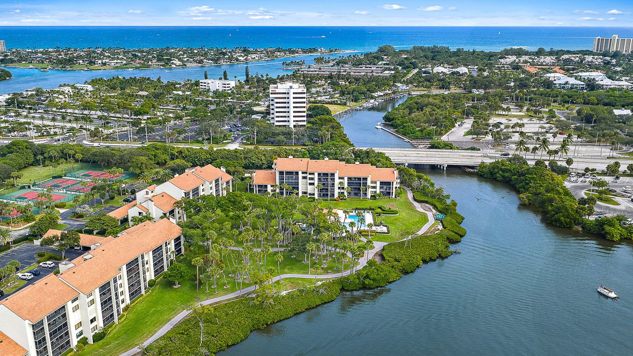 На продажу: $825,000 (2 спален, 2 ванн, 1651 Квадратных фут)