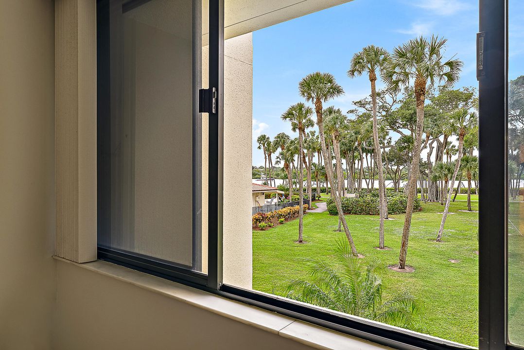 На продажу: $825,000 (2 спален, 2 ванн, 1651 Квадратных фут)