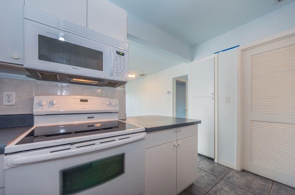 For Sale: $175,000 (1 beds, 1 baths, 752 Square Feet)