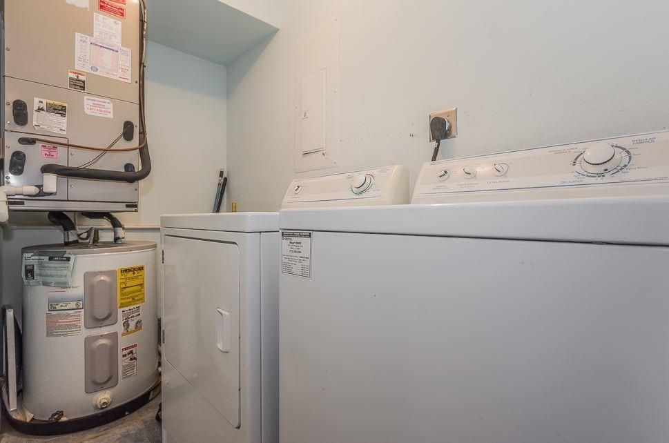 For Sale: $175,000 (1 beds, 1 baths, 752 Square Feet)