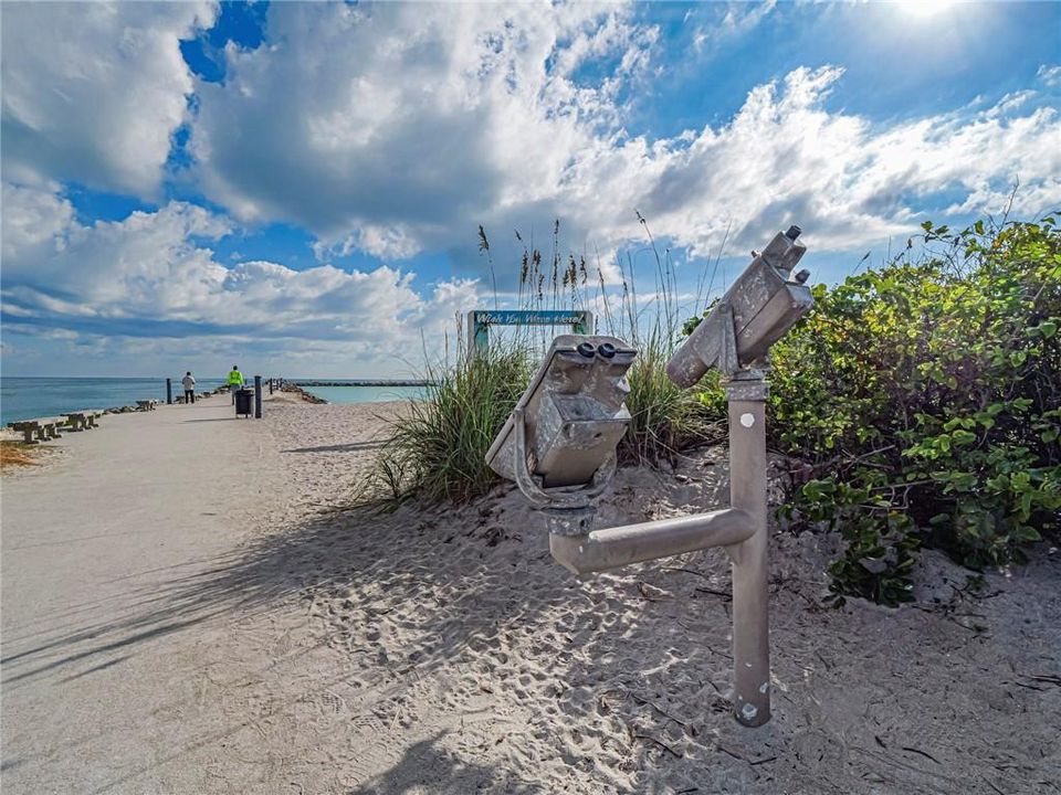 For Sale: $175,000 (1 beds, 1 baths, 752 Square Feet)