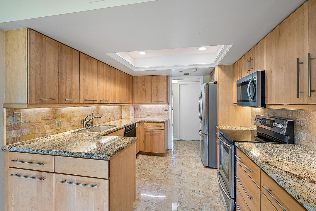 На продажу: $825,000 (2 спален, 2 ванн, 1651 Квадратных фут)