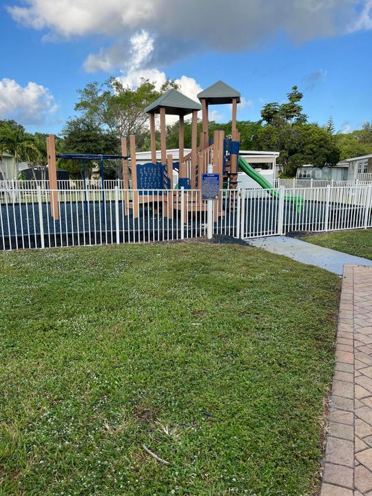 待售: $124,900 (3 贝兹, 2 浴室, 1176 平方英尺)