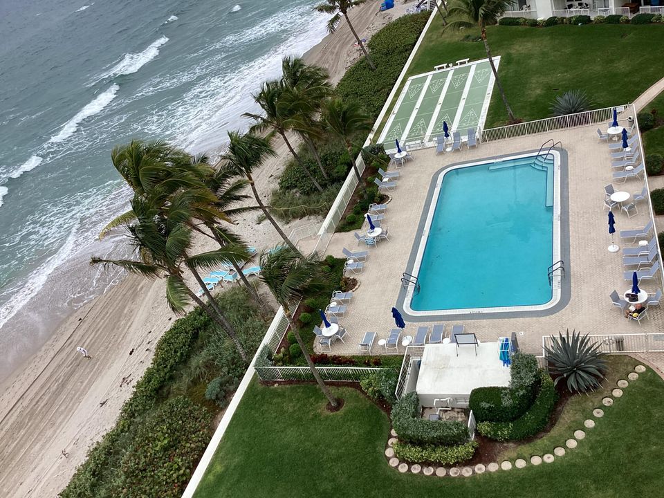 出租: $3,700 (2 贝兹, 2 浴室, 988 平方英尺)