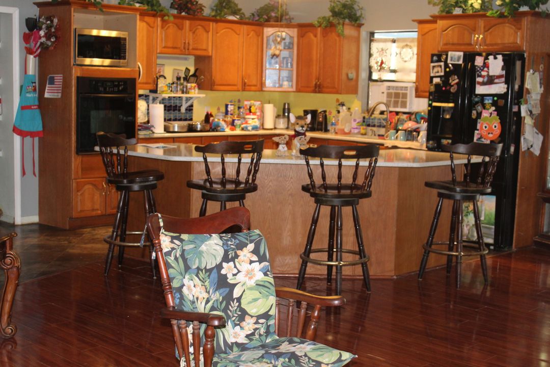 待售: $803,000 (4 贝兹, 3 浴室, 2737 平方英尺)