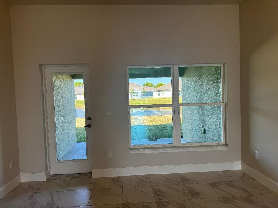 For Sale: $363,652 (4 beds, 2 baths, 1820 Square Feet)