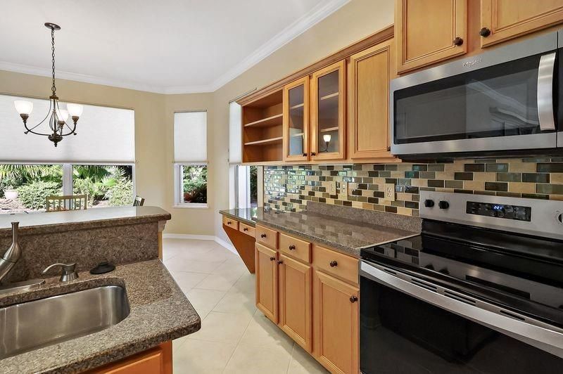 For Sale: $475,000 (3 beds, 2 baths, 2153 Square Feet)