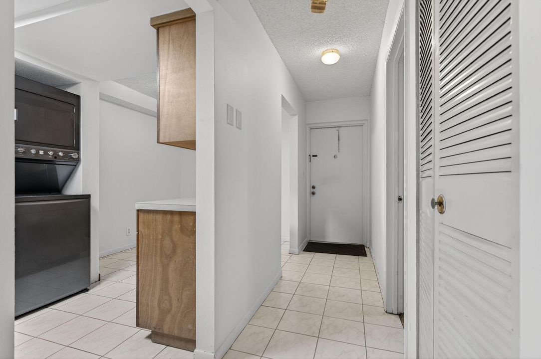 На продажу: $175,000 (2 спален, 2 ванн, 900 Квадратных фут)