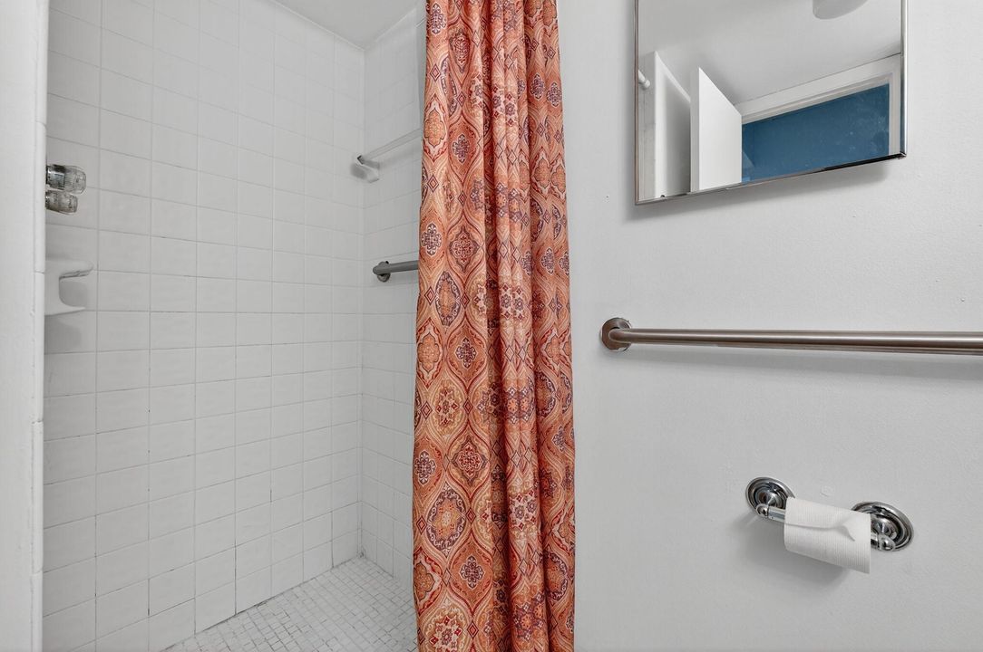 На продажу: $175,000 (2 спален, 2 ванн, 900 Квадратных фут)