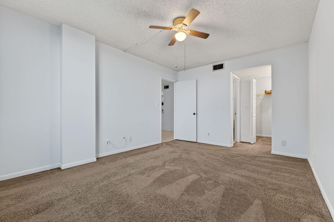 На продажу: $175,000 (2 спален, 2 ванн, 900 Квадратных фут)