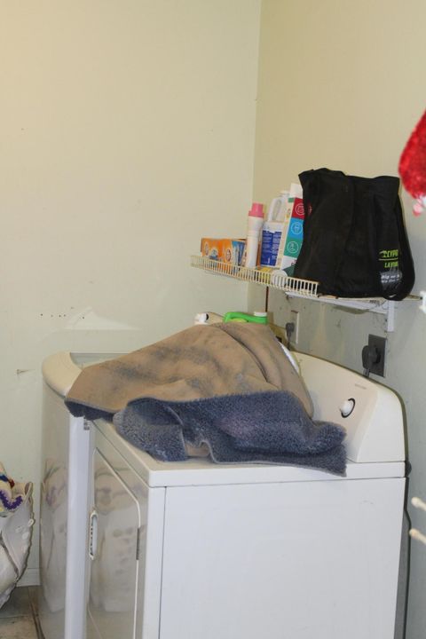 待售: $803,000 (4 贝兹, 3 浴室, 2737 平方英尺)