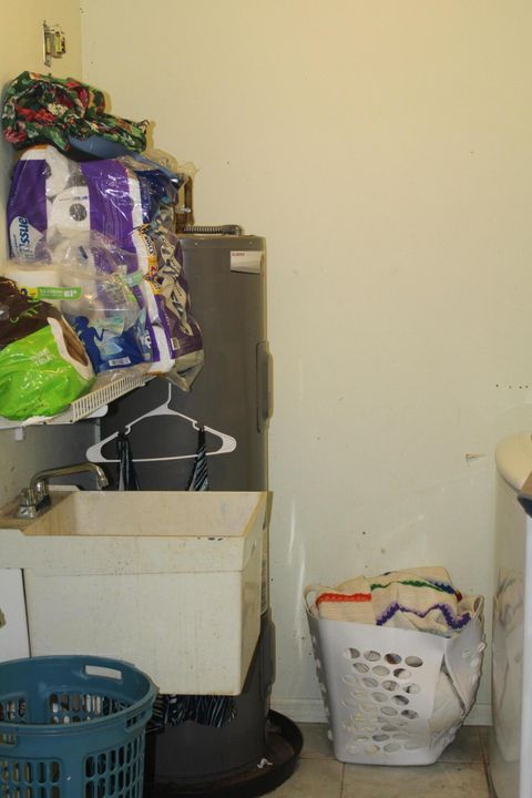 待售: $803,000 (4 贝兹, 3 浴室, 2737 平方英尺)