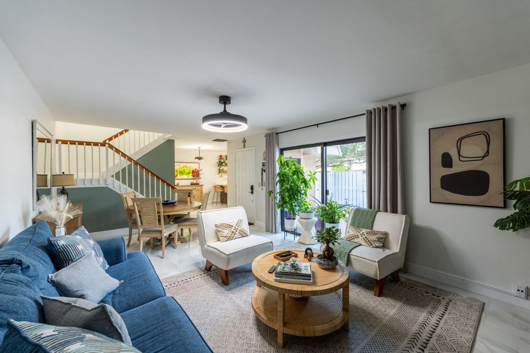 На продажу: $336,400 (2 спален, 2 ванн, 1236 Квадратных фут)