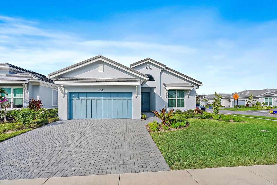 For Rent: $5,990 (4 beds, 3 baths, 2735 Square Feet)