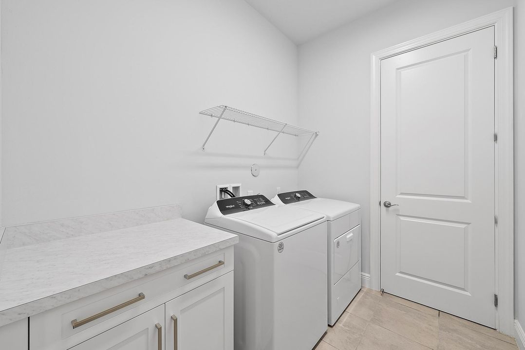 For Rent: $5,990 (4 beds, 3 baths, 2735 Square Feet)