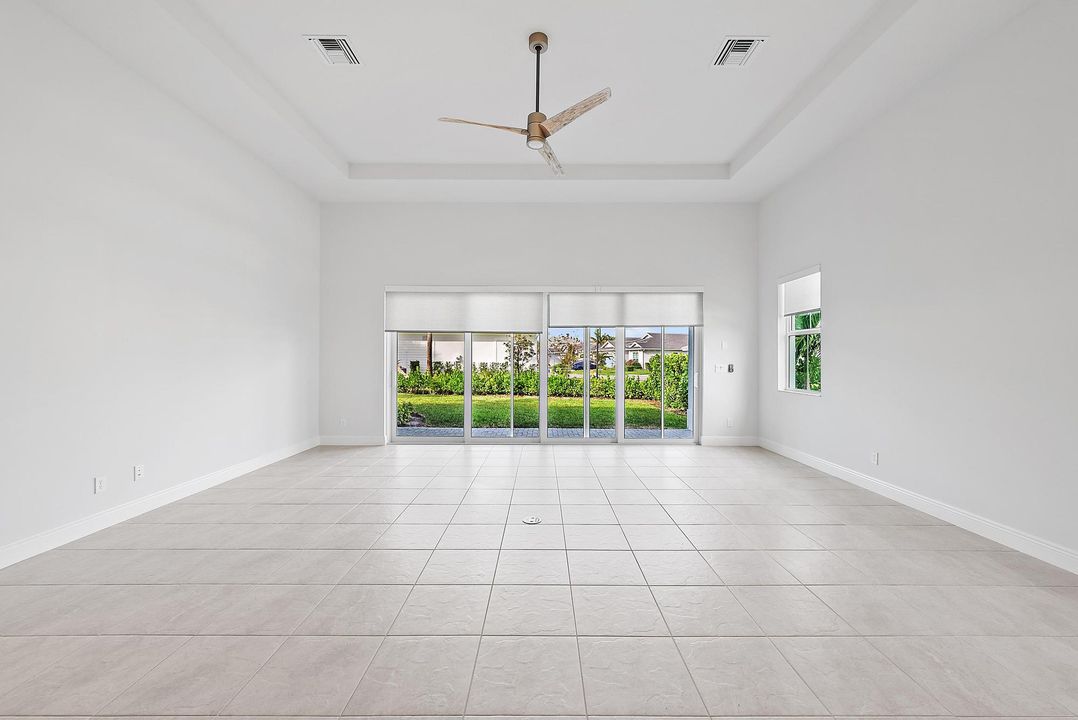 For Rent: $5,990 (4 beds, 3 baths, 2735 Square Feet)