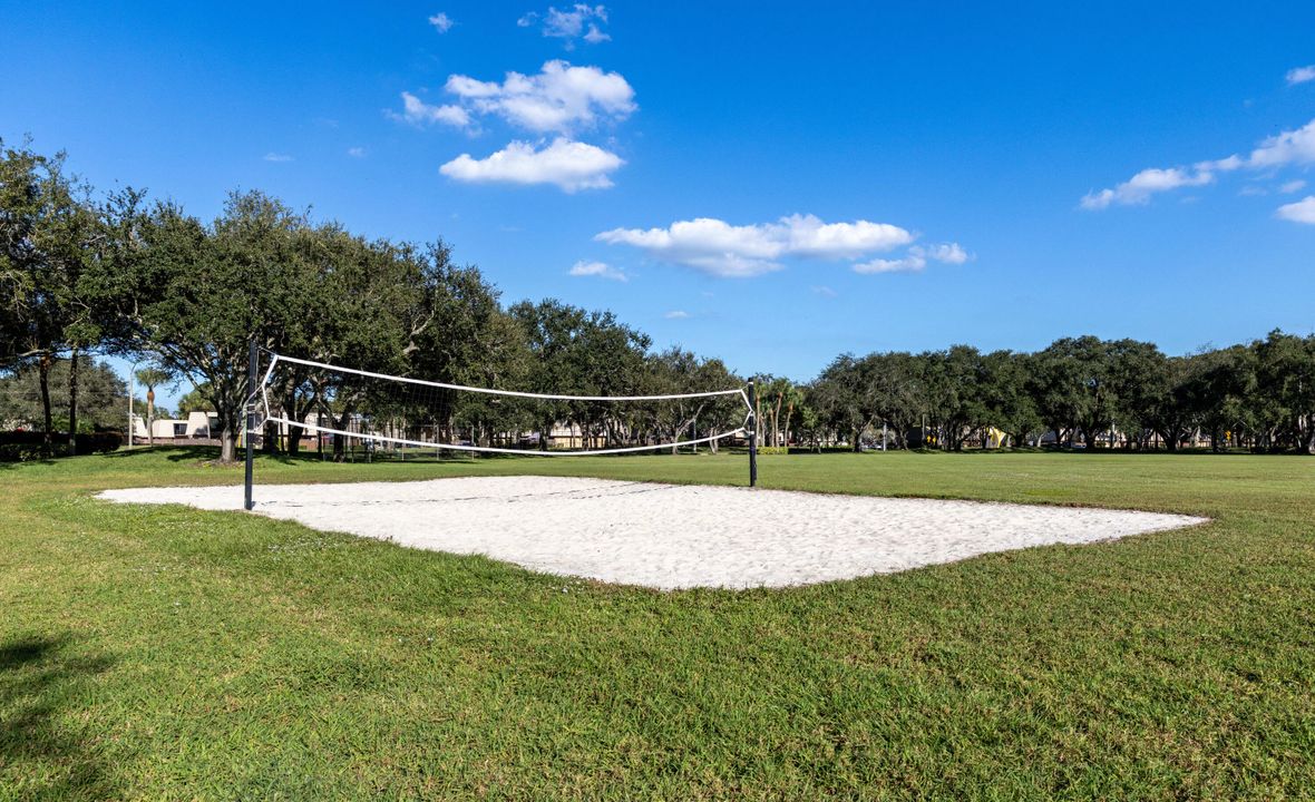 На продажу: $336,400 (2 спален, 2 ванн, 1236 Квадратных фут)