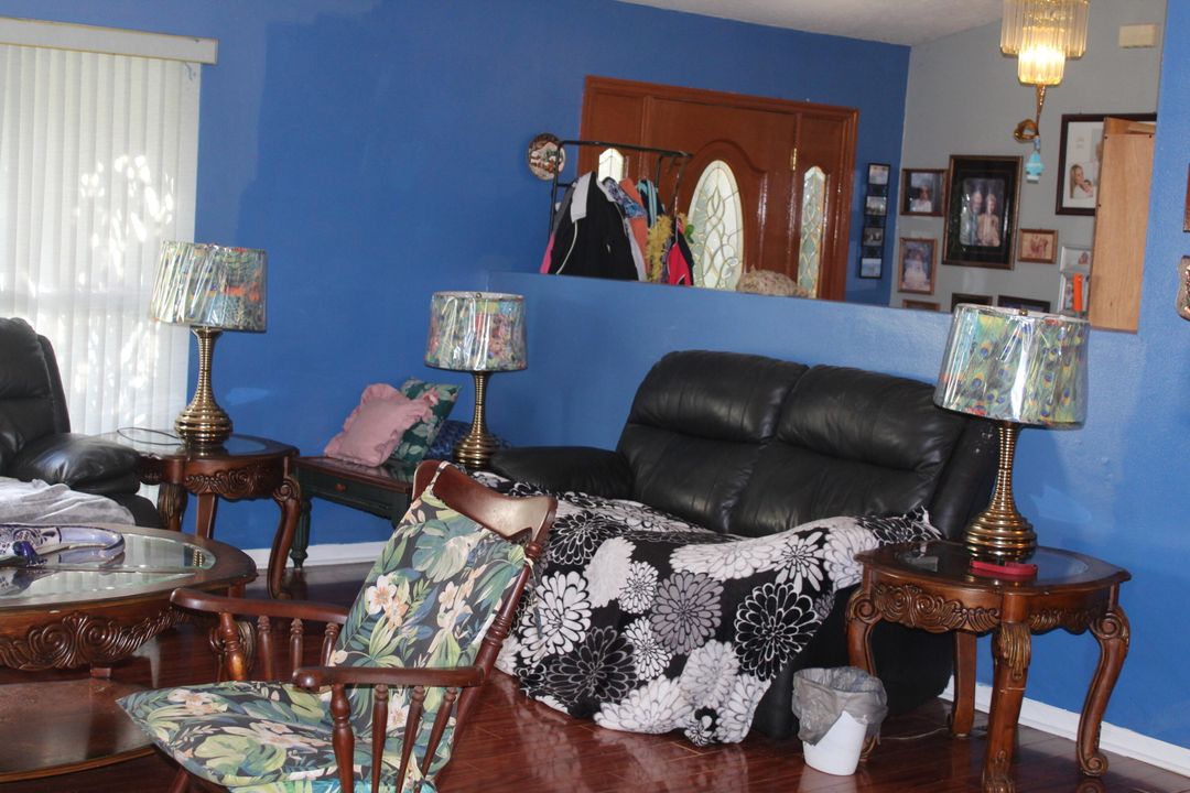 待售: $803,000 (4 贝兹, 3 浴室, 2737 平方英尺)