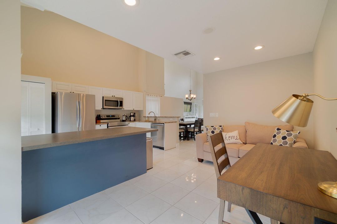 出租: $6,000 (3 贝兹, 2 浴室, 2026 平方英尺)