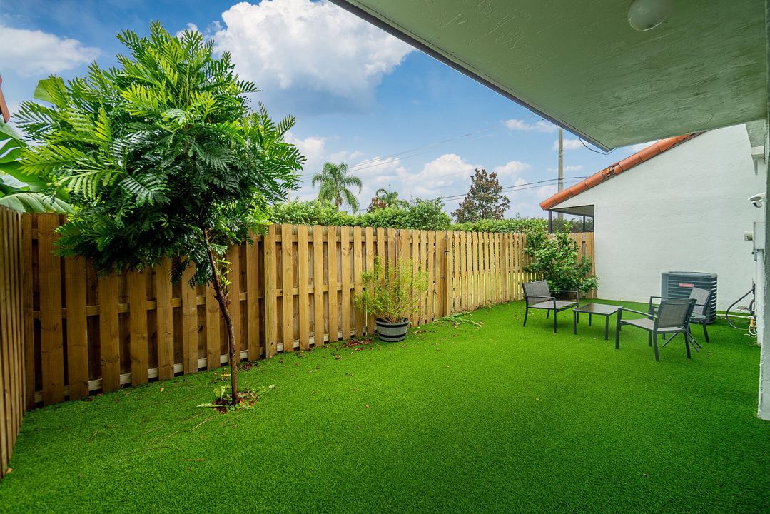 出租: $6,000 (3 贝兹, 2 浴室, 2026 平方英尺)