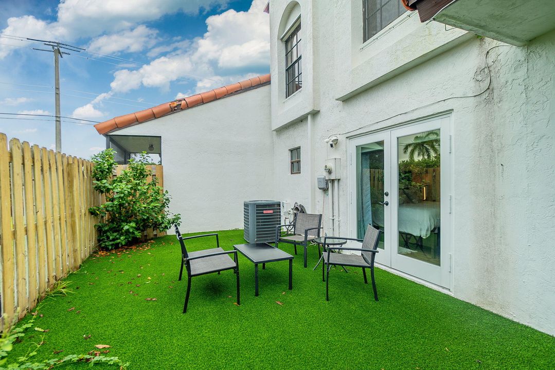 出租: $6,000 (3 贝兹, 2 浴室, 2026 平方英尺)