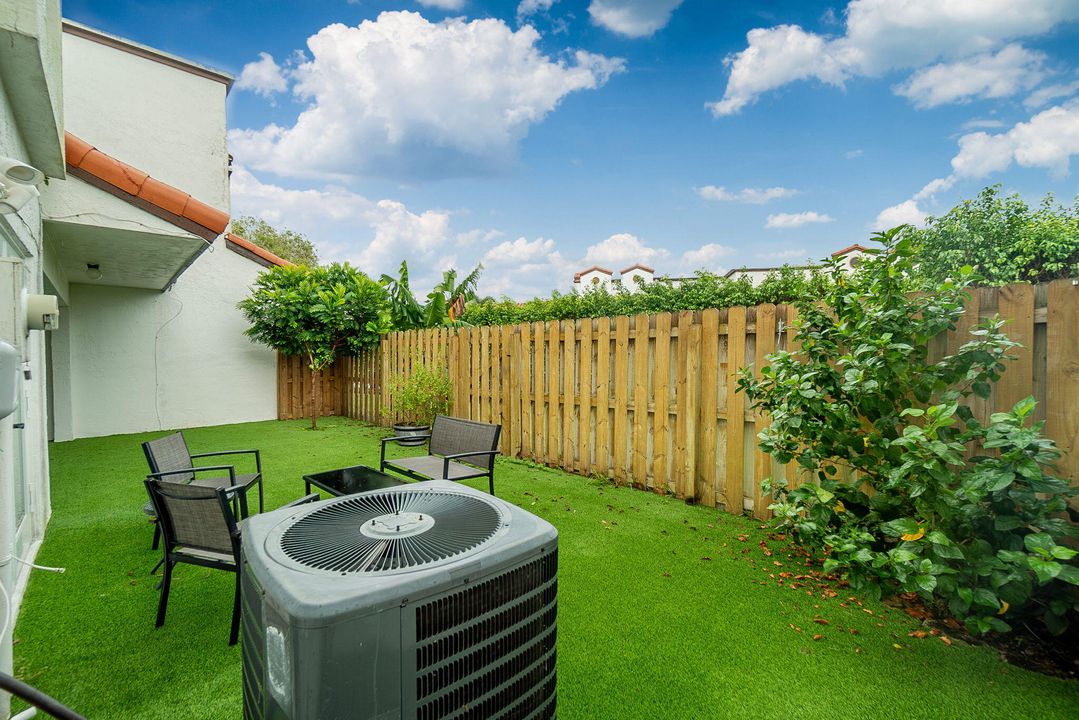 出租: $6,000 (3 贝兹, 2 浴室, 2026 平方英尺)