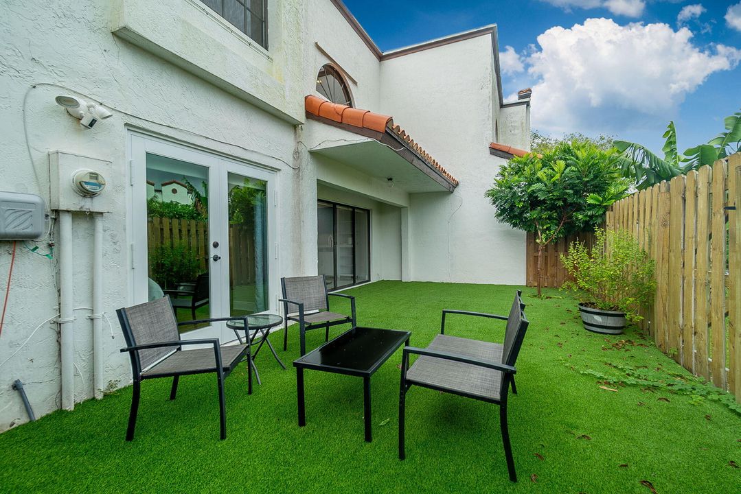 出租: $6,000 (3 贝兹, 2 浴室, 2026 平方英尺)